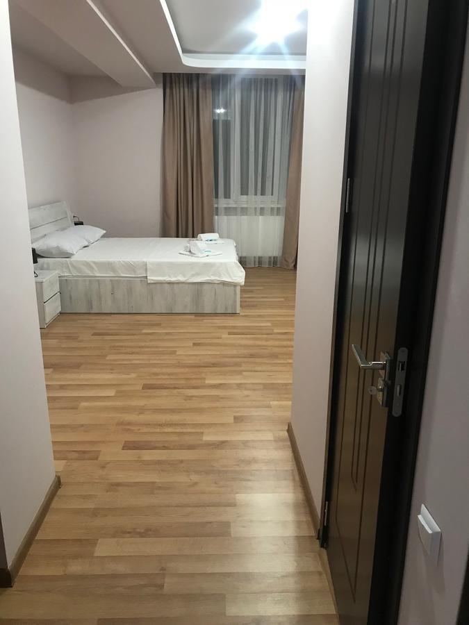 Hotel Caucasus Tbilisi Esterno foto