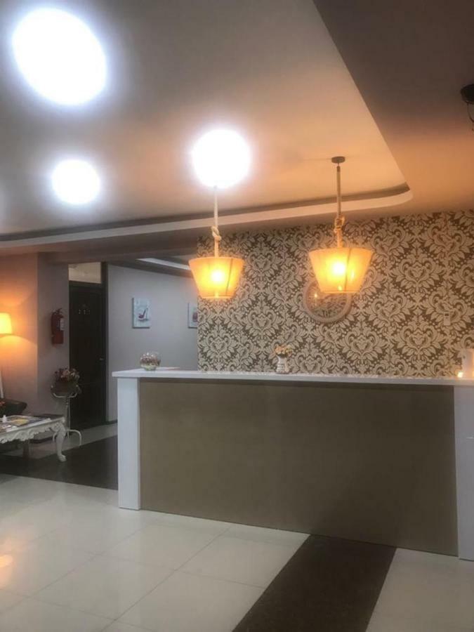 Hotel Caucasus Tbilisi Esterno foto